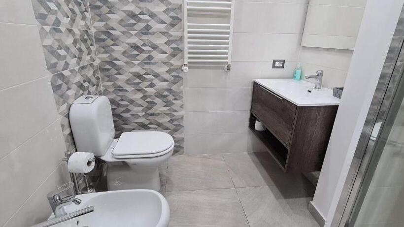 带阳台的三人标准间, Idilliaco Inn