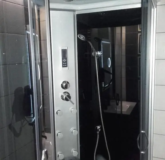 سوییت جونیور لوکس, Pietra Mare Suites