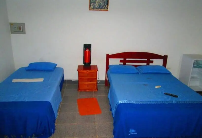 اتاق استاندارد سه نفره, Huito