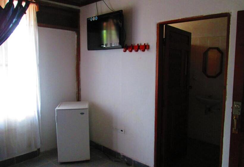 חדר סטנדרט לארבעה, Huito