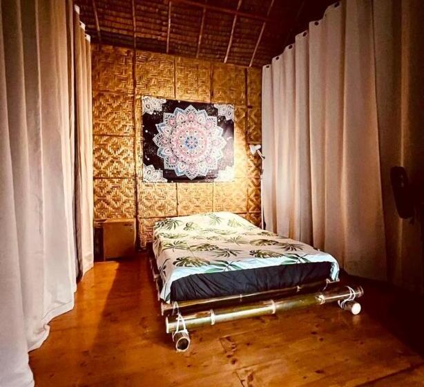 经济房, Nautilus Hostel & Hammocks