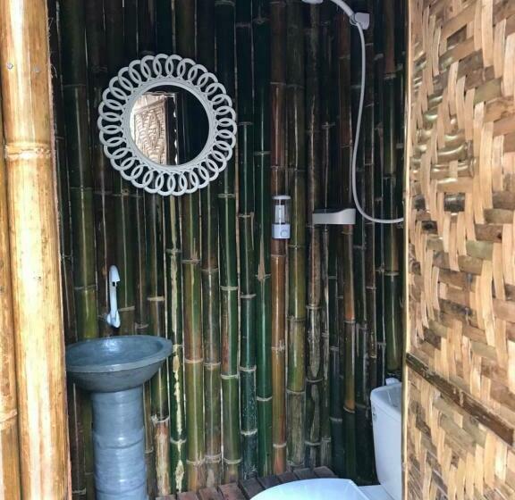 이코노미 룸, Nautilus Hostel & Hammocks