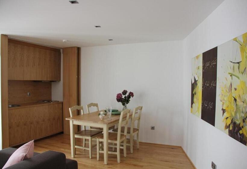 شقة غرفة واحدة, Quinta De Fiães