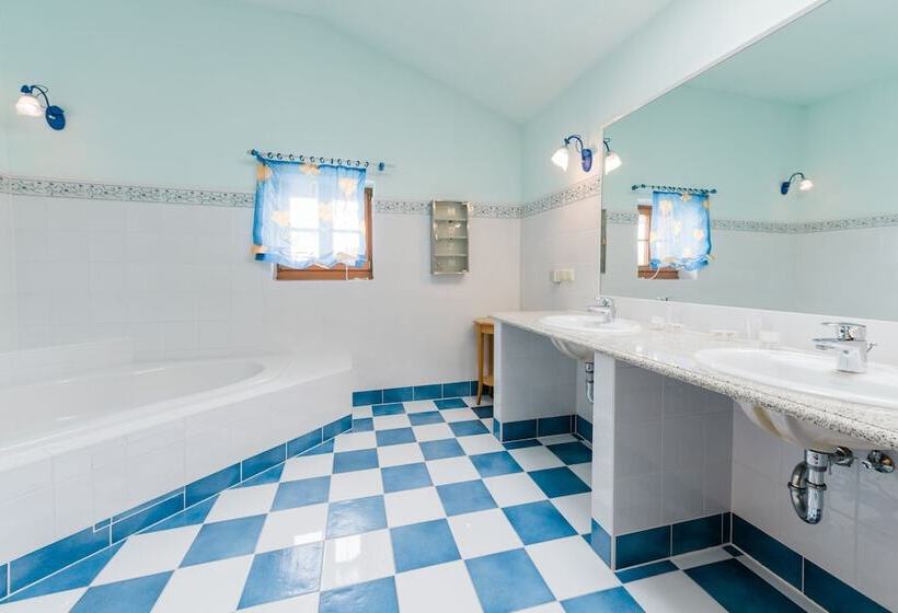 آپارتمان 1 خوابه با بالکن, Widmoos By Skinetworks