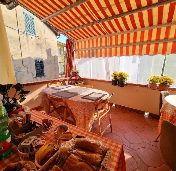 اتاق استاندارد با تخت بزرگ, A Collodi Io & Mamma