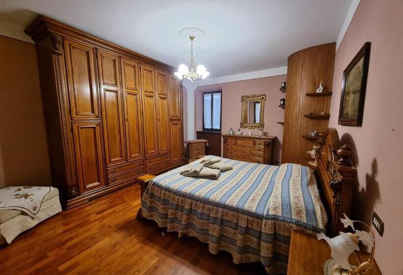 اتاق استاندارد با تخت بزرگ, A Collodi Io & Mamma