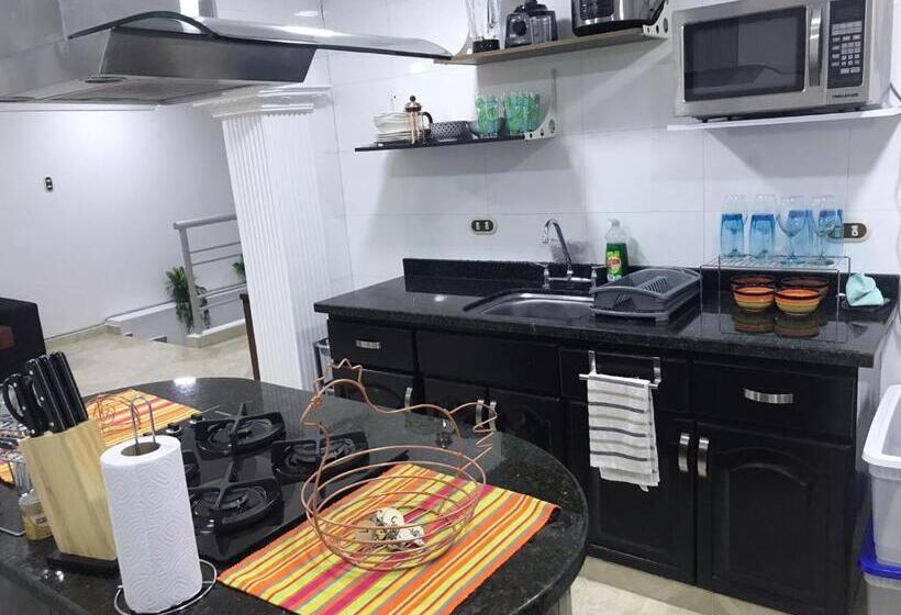 חדר דחוקס עם מיטת קינג, Aloja T En Zona Centrica De Armenia