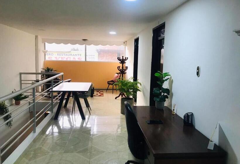 חדר דחוקס עם מיטת קינג, Aloja T En Zona Centrica De Armenia