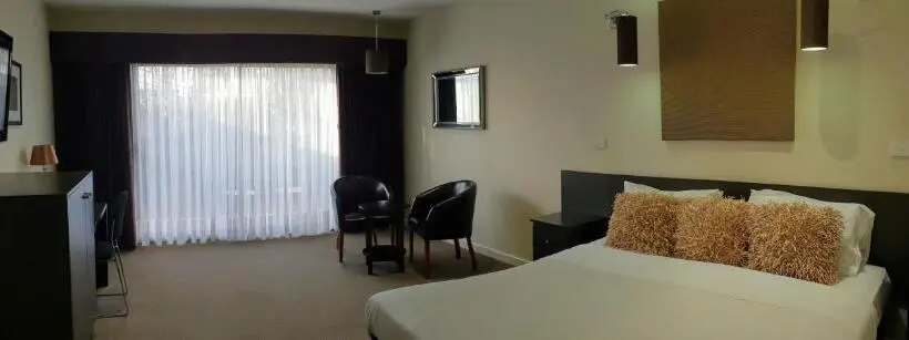 キングサイズベッドのスタンダードルーム, Hogans Motel