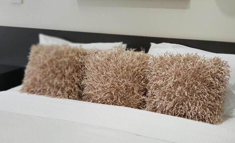 غرفة قياسية سرير كينج, Hogans Motel