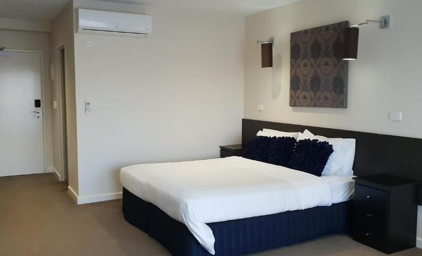 غرفة قياسية سرير كينج, Hogans Motel