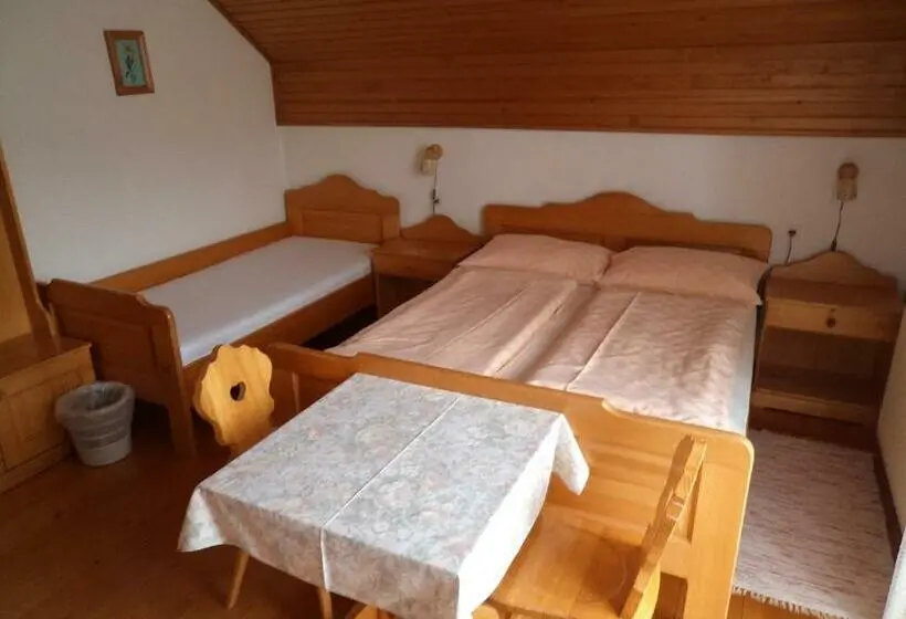 اتاق استاندارد سه تخته با بالکن, Turistična Kmetija Ramšak