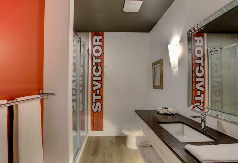 스위트 킹사이즈 침대, Historique Et Manoir Route 66