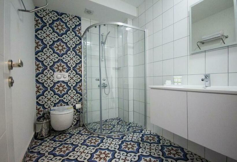 バルコニー付きスタンダードトリプルルーム, Mojo Otel Beach