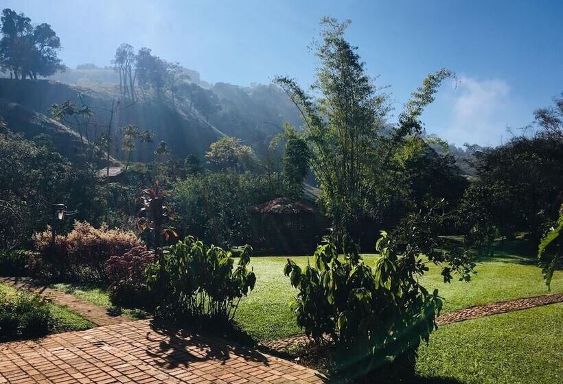 اتاق استاندارد با چشم‌انداز باغ, Pousada Baobá