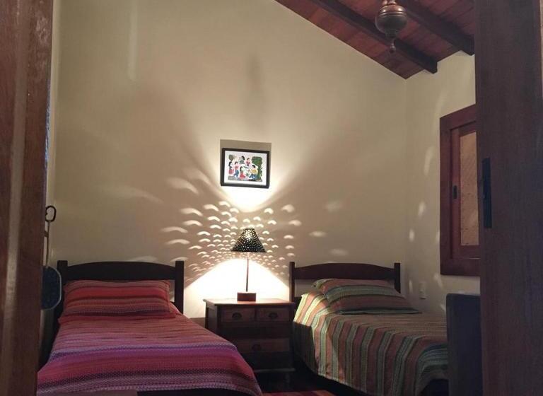 اتاق استاندارد با چشم‌انداز باغ, Pousada Baobá