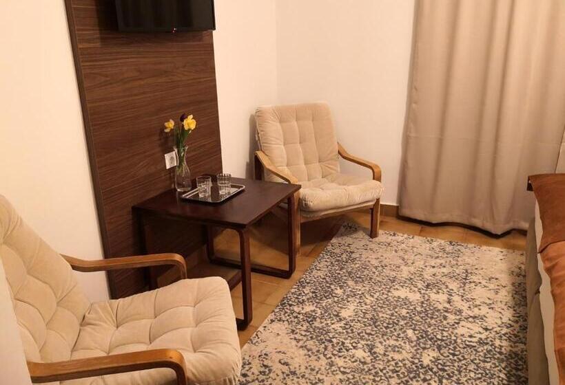 Номер Стандарт, Laguna Panzió