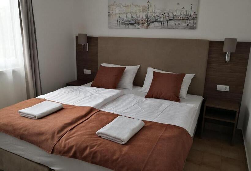 Номер Стандарт, Laguna Panzió