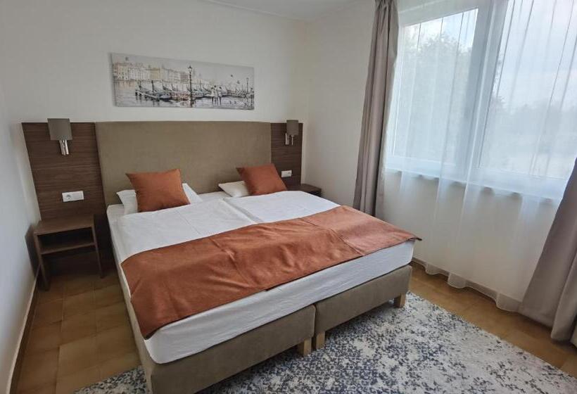 Номер Стандарт, Laguna Panzió