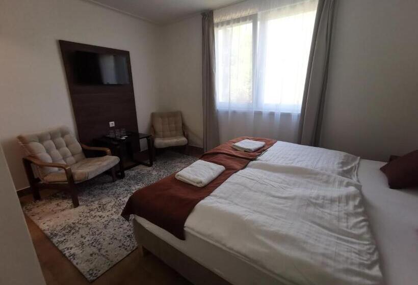 Номер Стандарт Трехместный, Laguna Panzió