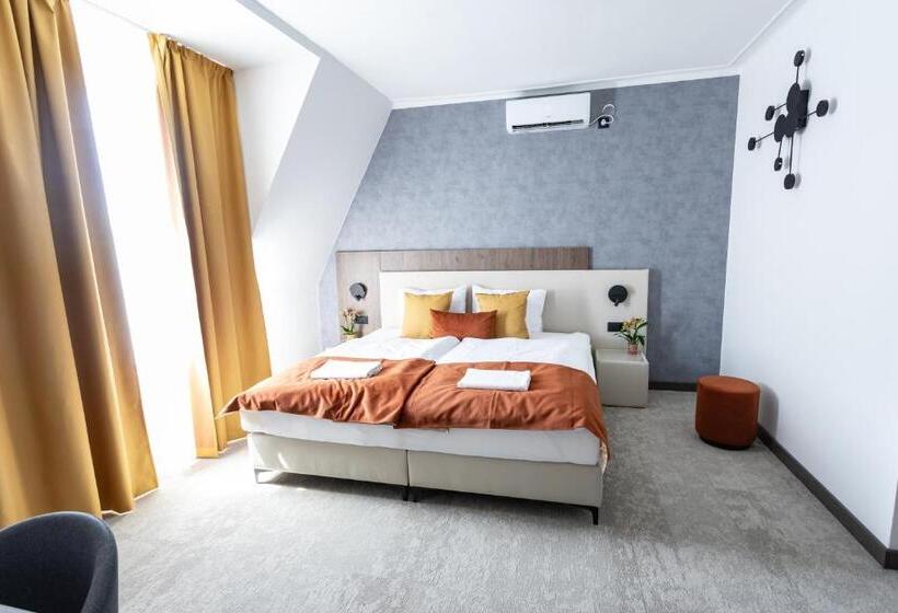 Трехместный Номер Deluxe, Laguna Panzió