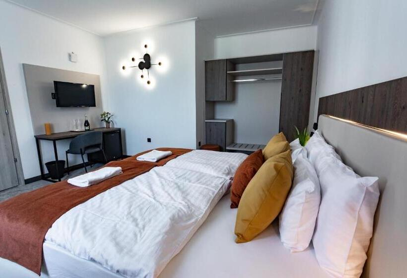 Номер Deluxe, Laguna Panzió