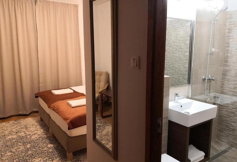 Номер Стандарт, Laguna Panzió