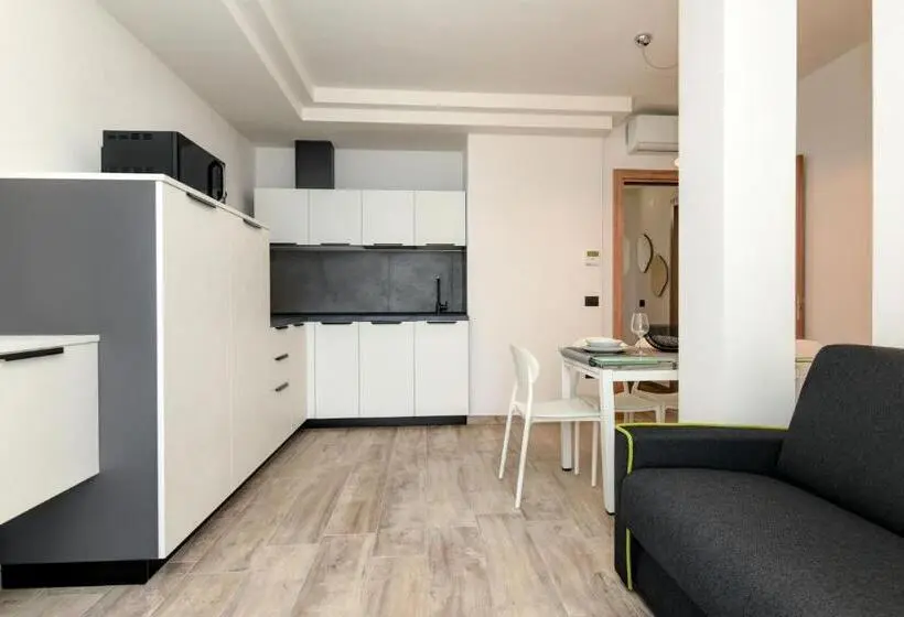 2 Bedrooms Apartment Lake View, Borgo Ermanno