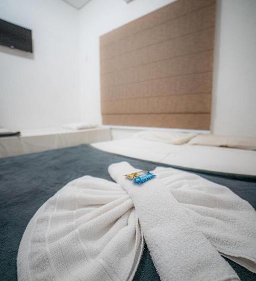 اتاق کلاسیک سه تخته, Grandourados