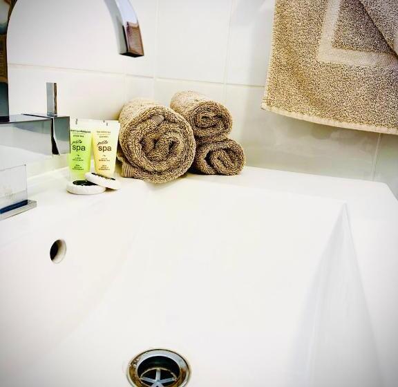 패밀리 룸, Auto Lodge Motor Inn