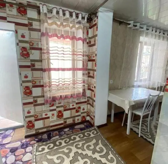 اتاق لوکس, Naryn Guest House
