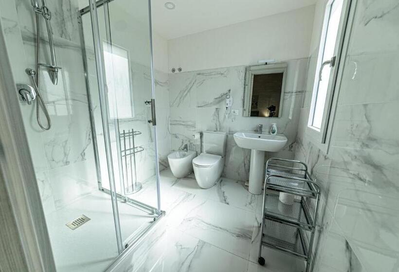 اتاق استاندارد, Corleone Guesthouse