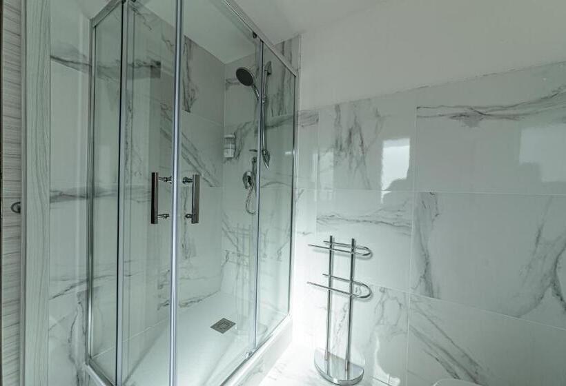 اتاق استاندارد, Corleone Guesthouse