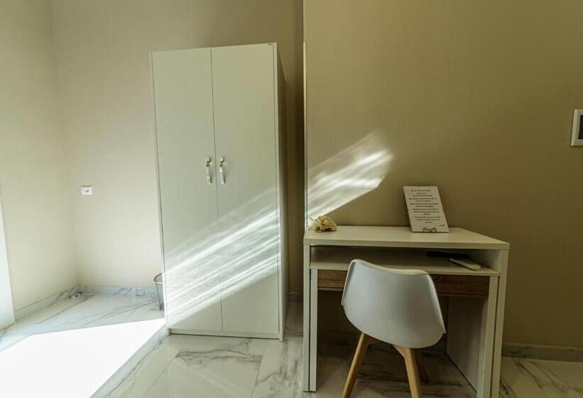 اتاق استاندارد, Corleone Guesthouse