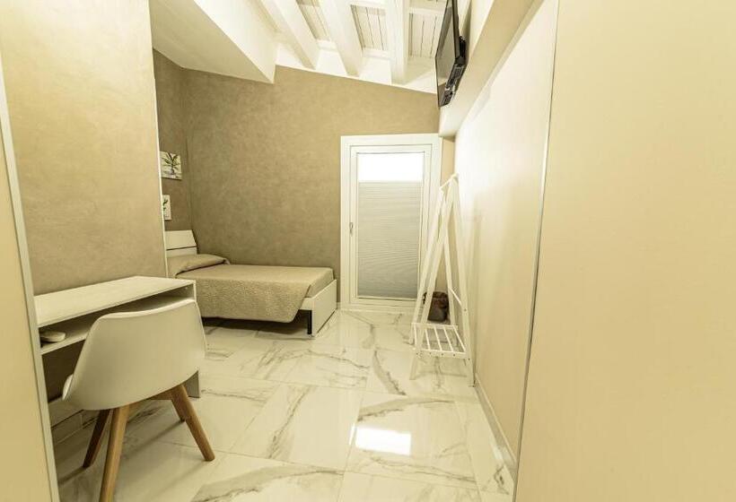 اتاق استاندارد, Corleone Guesthouse