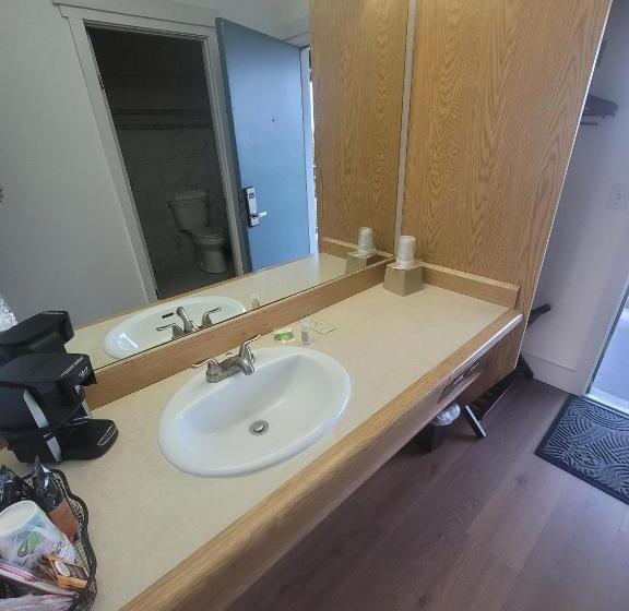 クイーンサイズベッドのスタンダードルーム, Chautauqua Resort & Conference Center