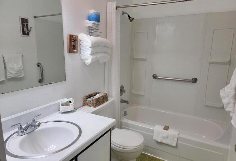 オーシャンビュースタンダードルームバルコニー付き, Chautauqua Resort & Conference Center