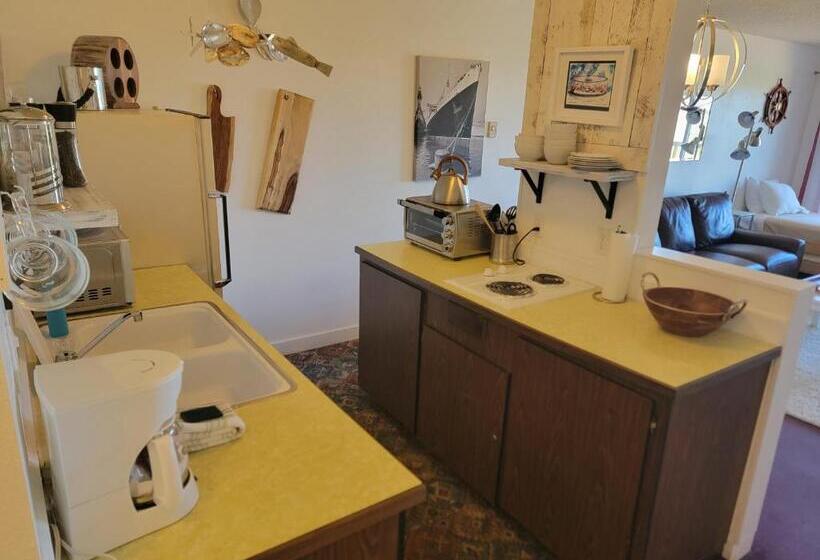 オーシャンビュースタンダードルームバルコニー付き, Chautauqua Resort & Conference Center