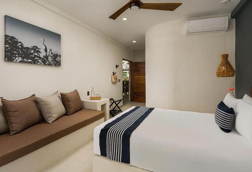 جناح ديلوكس, Ciye