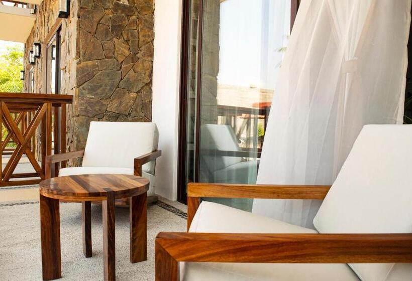 جناح ديلوكس, Ciye