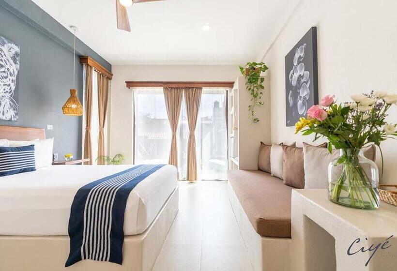 سوییت لوکس, Ciye