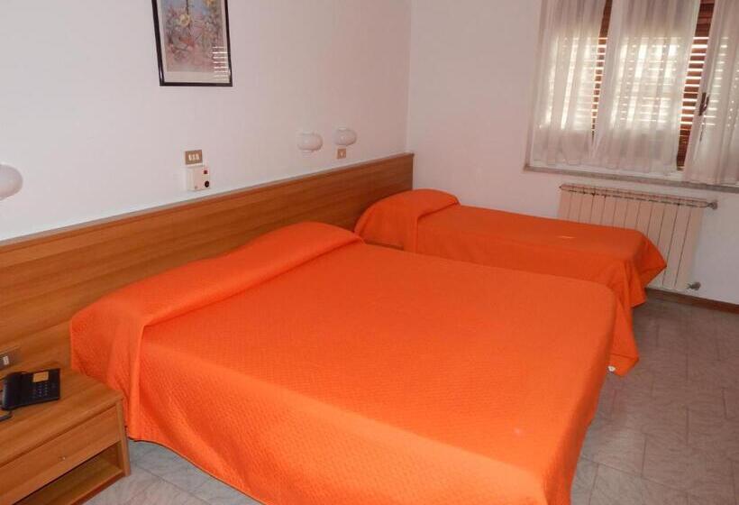 豪华三人间, Milano