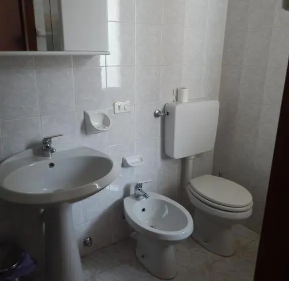 デラックスの４人部屋, Milano