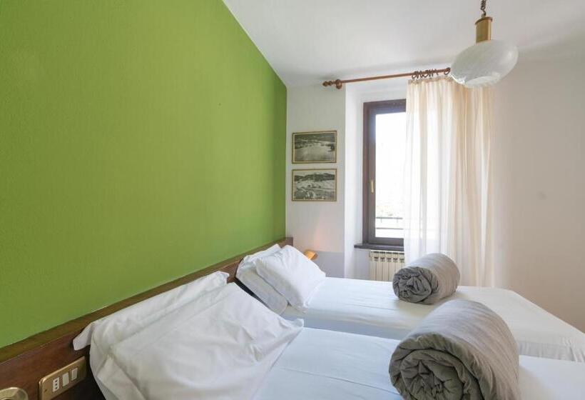 غرفة قياسية رباعية, Posta