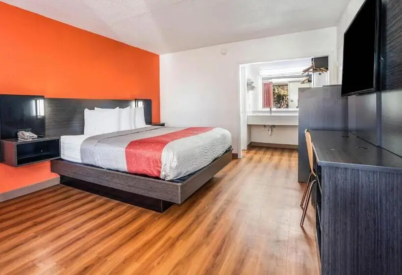 اتاق استاندارد با تخت بزرگ, Studio 6 Florence, Sc