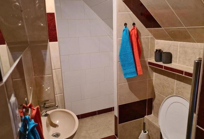 اتاق استاندارد سه نفره, Horský Penzion U Splavu