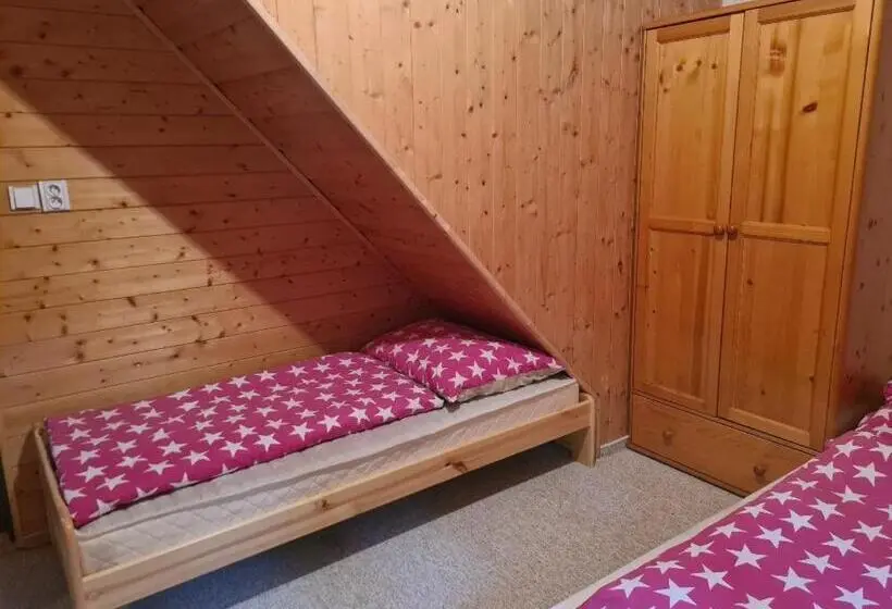 スタンダードトリプルルーム, Horský Penzion U Splavu