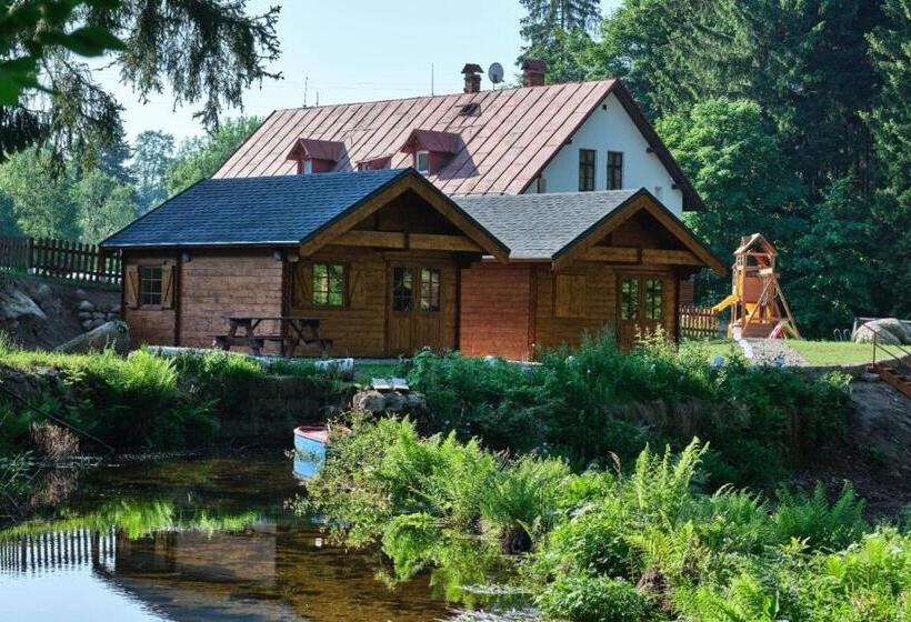 کلبه ییلاقی, Horský Penzion U Splavu