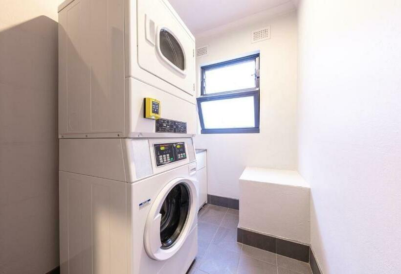 اتاق استاندارد, Lakemba