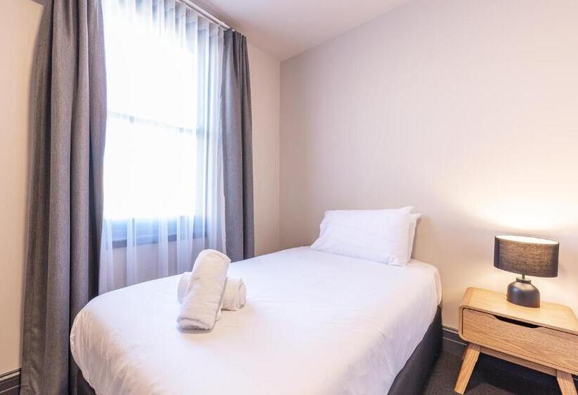 اتاق استاندارد یک نفره, Lakemba